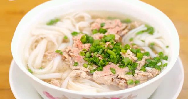 Những lần sao Hàn đến Việt Nam khám phá ẩm thực: Không thể ngừng ăn món nào vì quá ngon - Ảnh 1.