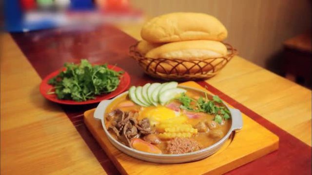 Những lần sao Hàn đến Việt Nam khám phá ẩm thực: Không thể ngừng ăn món nào vì quá ngon - Ảnh 10.