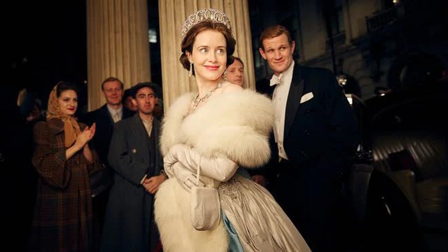 Những lần Nữ hoàng Elizabeth II được chiếu trên màn ảnh: Có những diễn viên rất giống nguyên mẫu - Ảnh 9.